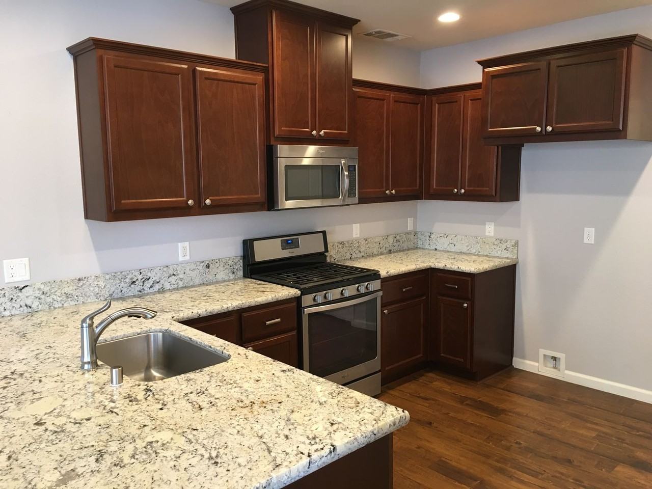 290 Slate Ave - Photo 3 of 19