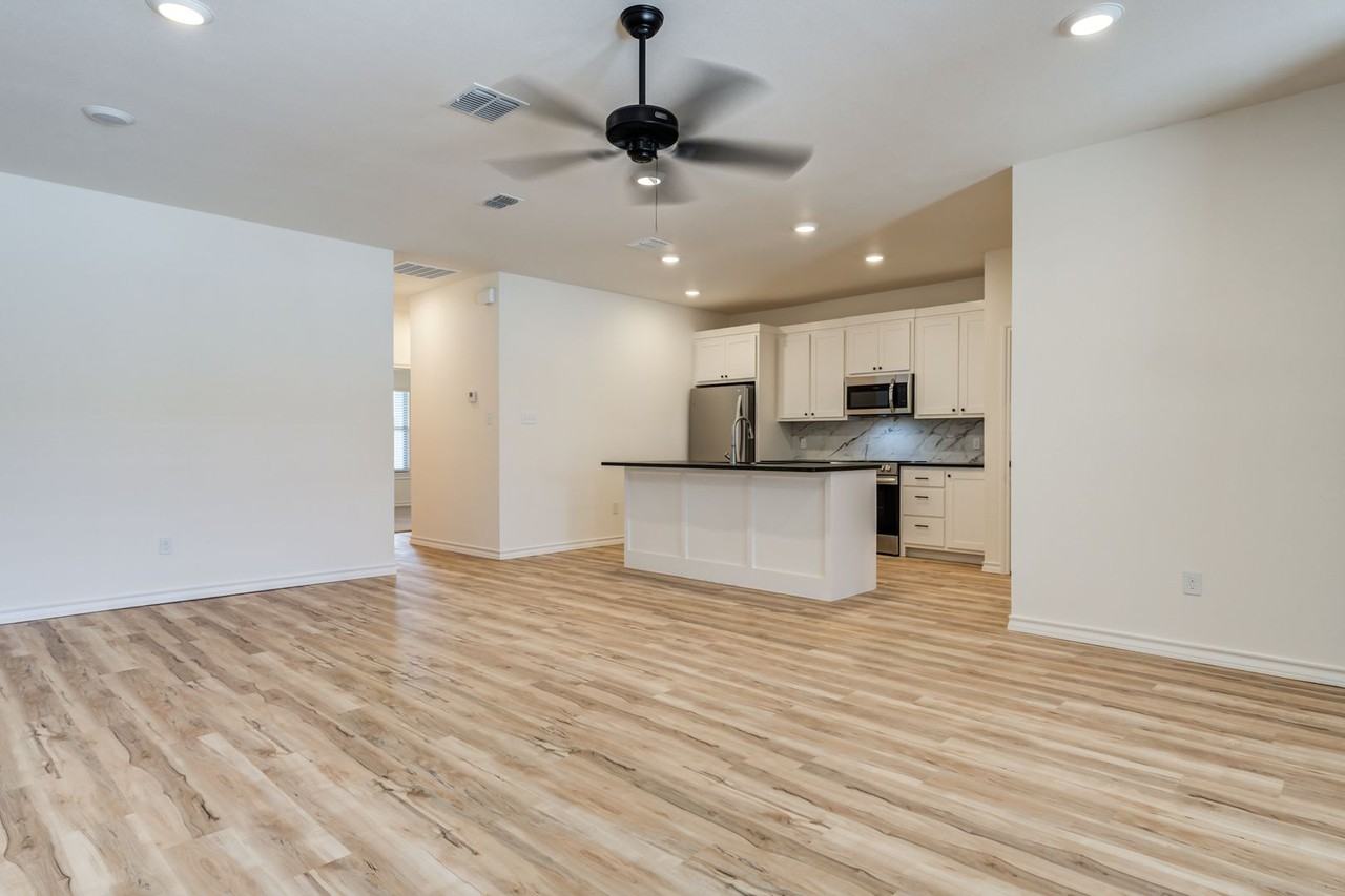 5845 Virginia Ave - Photo 3 of 19