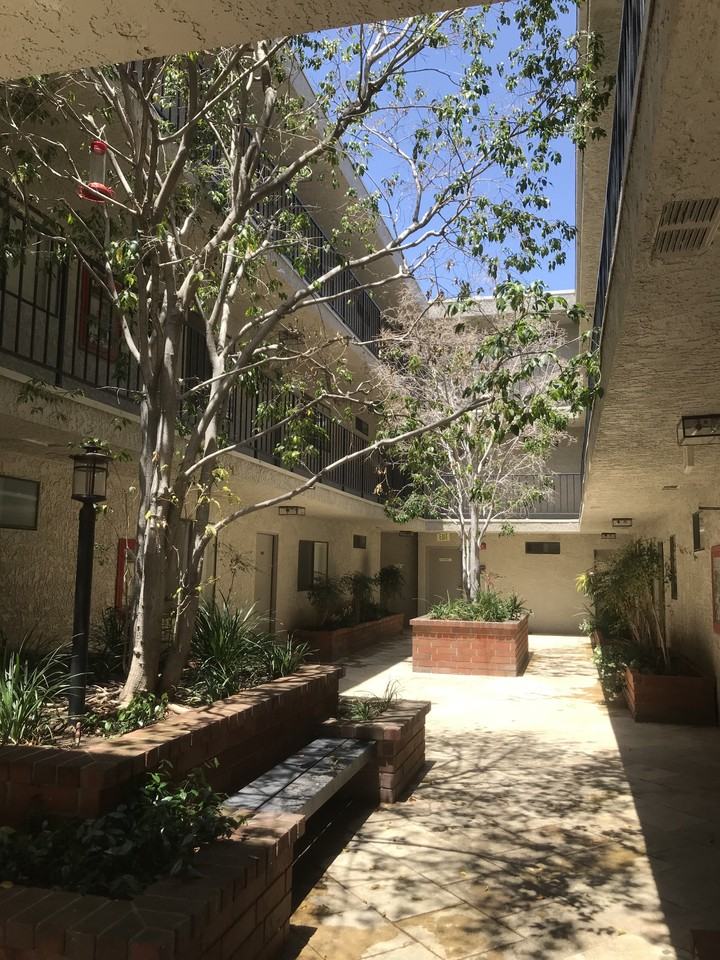 wat370 - Photo 3 of 5