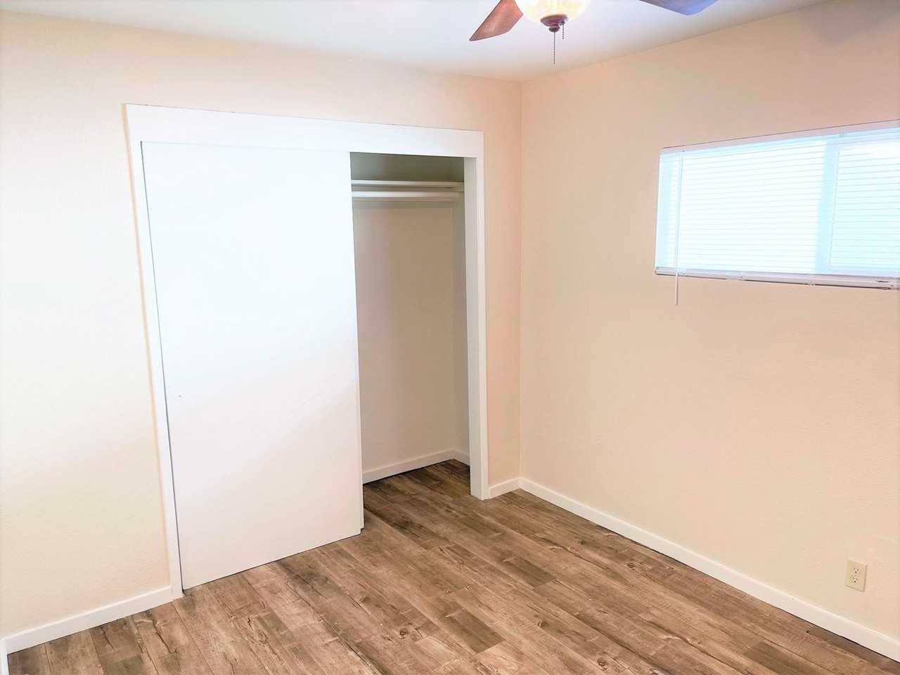 805 N Topeka St - Photo 6 of 10