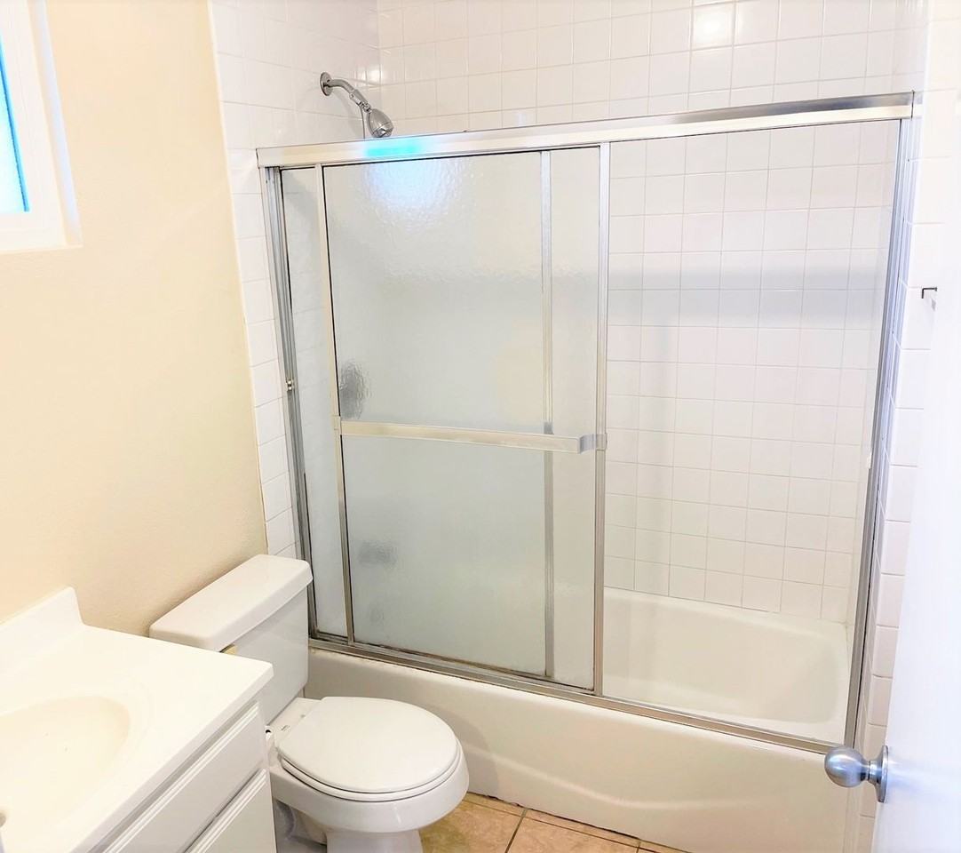 805 N Topeka St - Photo 7 of 10