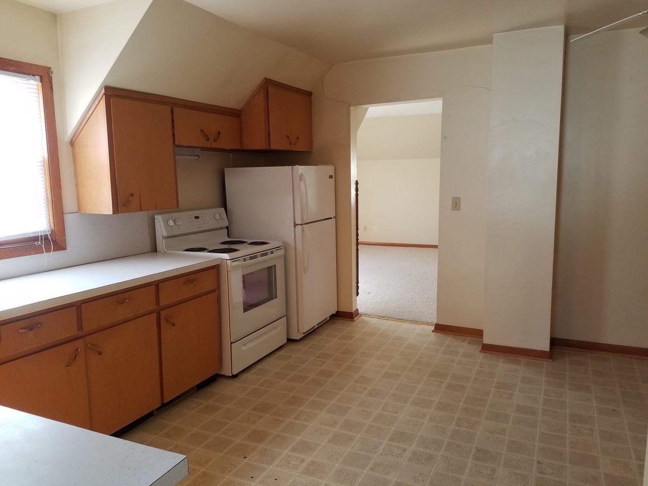 1811 11th St - Photo 2 of 10