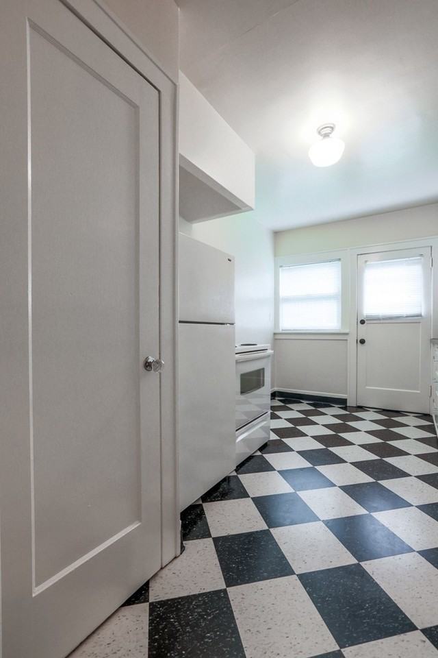 HOLLADAY COURT APARTMENTS (CZOP08) - Photo 5 of 22