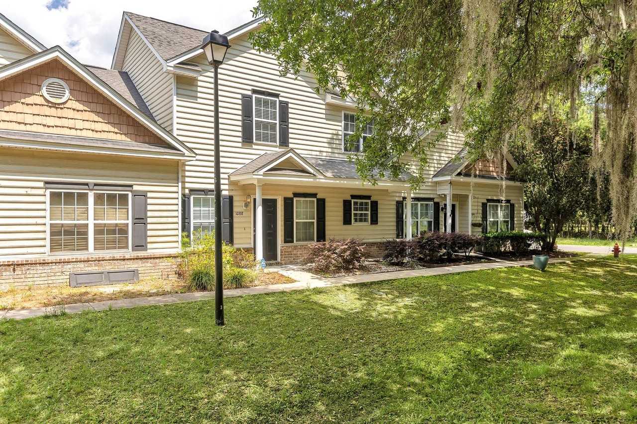 1088 Martin Rd - Photo 3 of 31