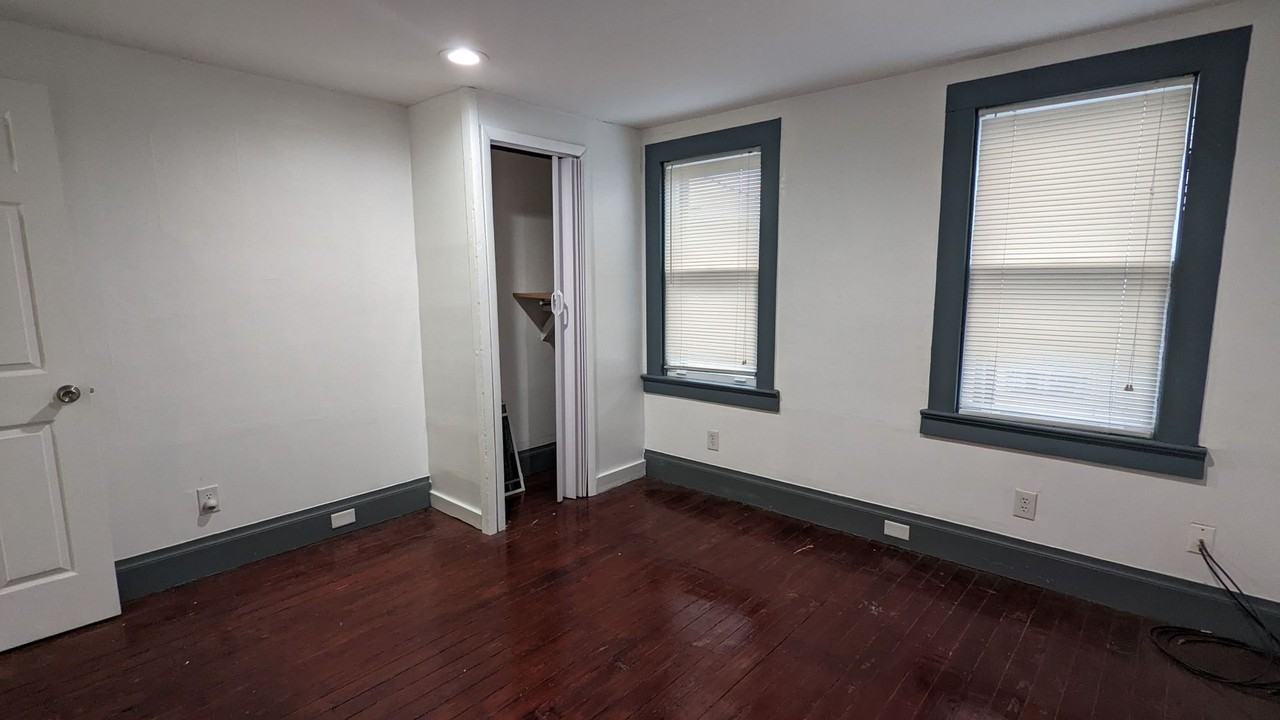 70 1st St - Photo 4 of 7