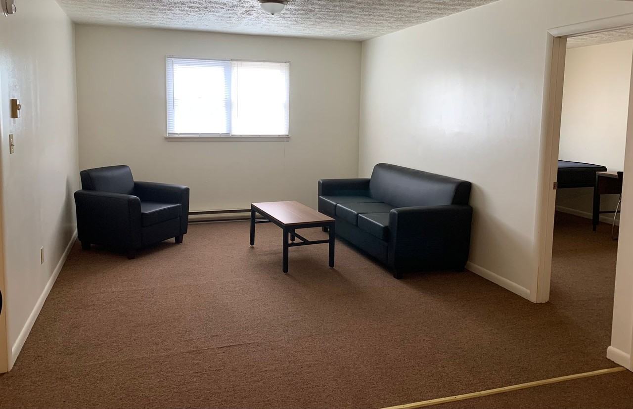 1215 Maple St - Photo 5 of 19