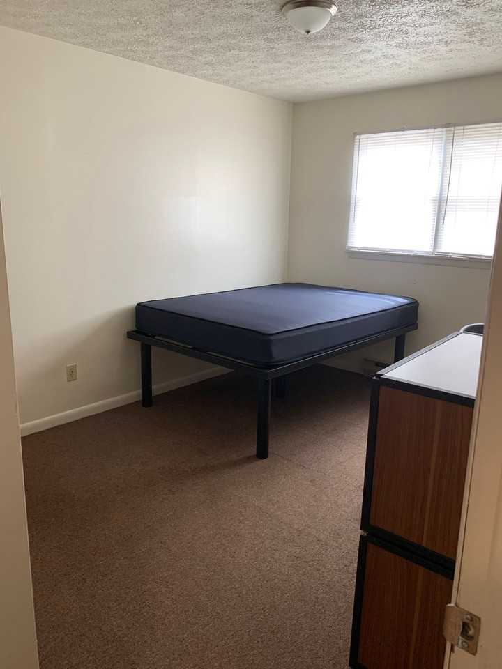 1215 Maple St - Photo 7 of 18