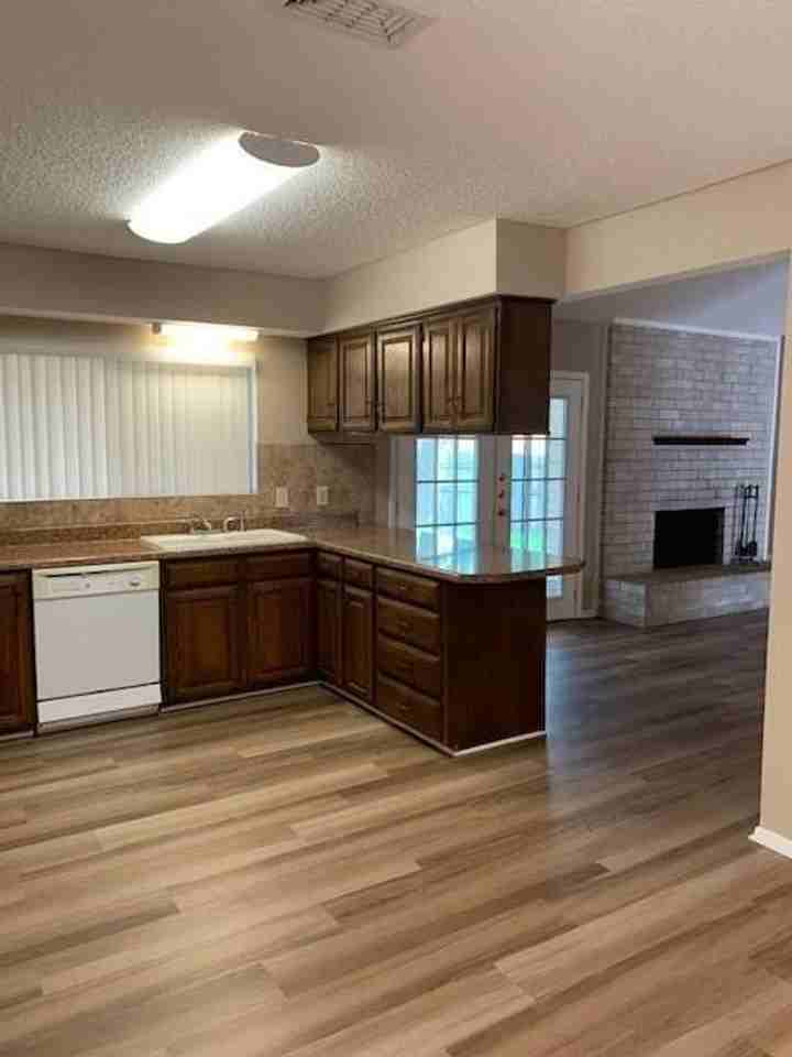 7208 Southridge Trl - Photo 5 of 12