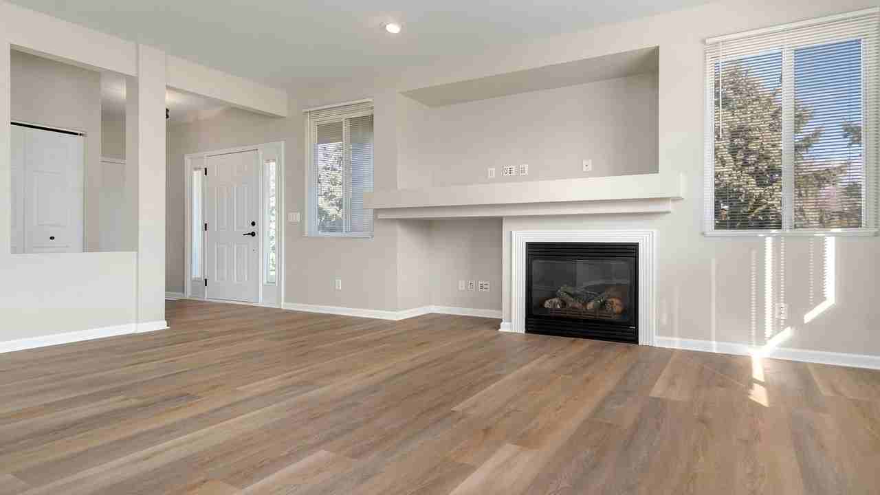 7495 Thomas Dr - Photo 3 of 8