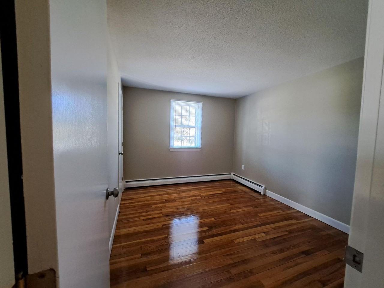 71 West St - Photo 3 of 5