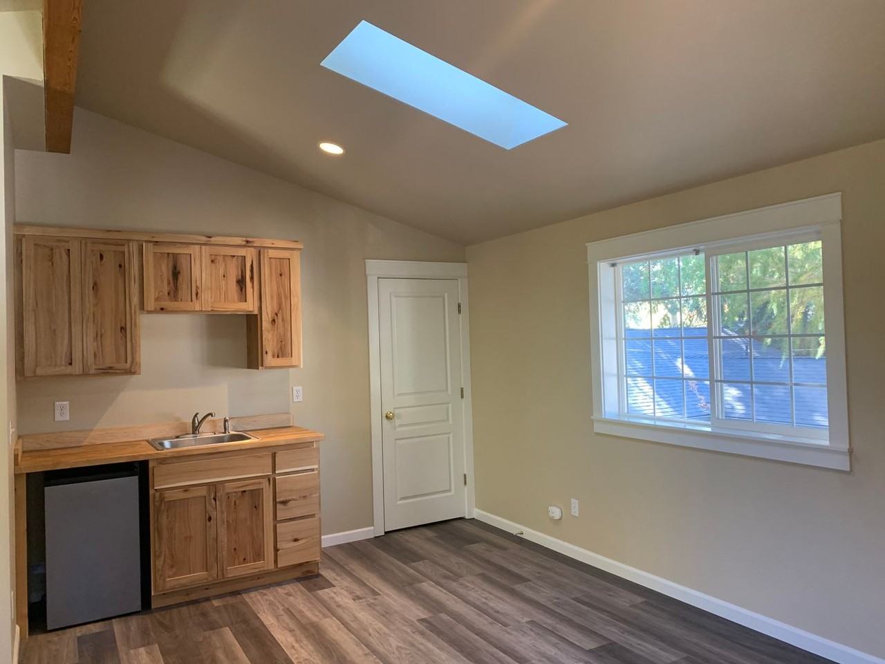 1232 NW Cumberland - Photo 3 of 10