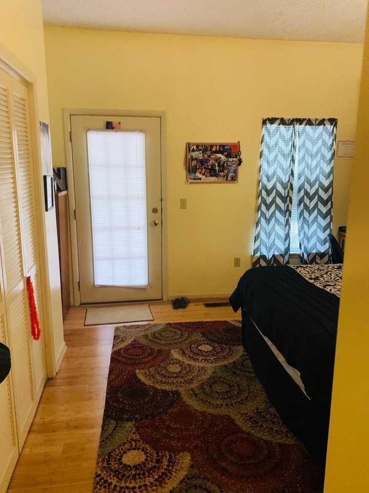 Auburn Avenue - Photo 3 of 9