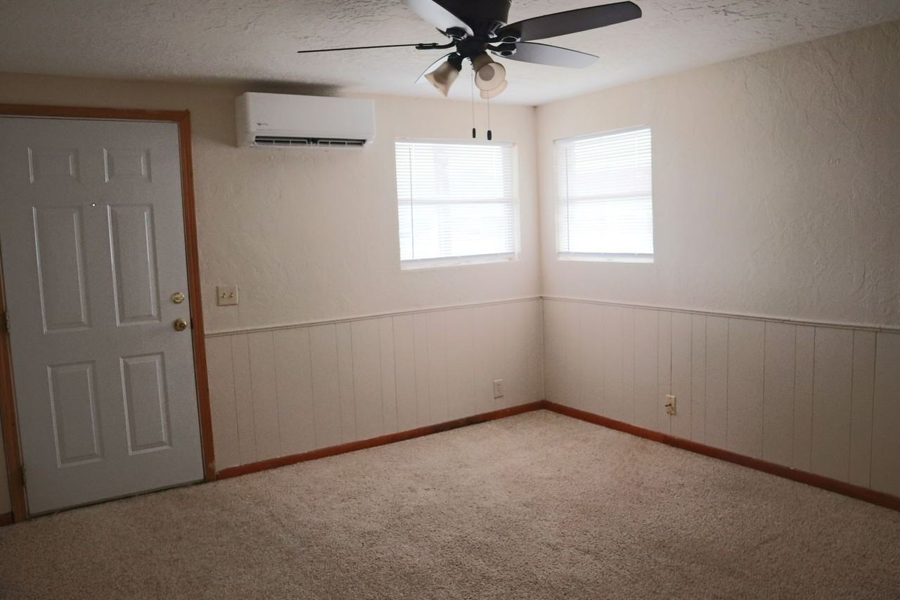309 1/2 E Oklahoma Ave - Photo 3 of 26