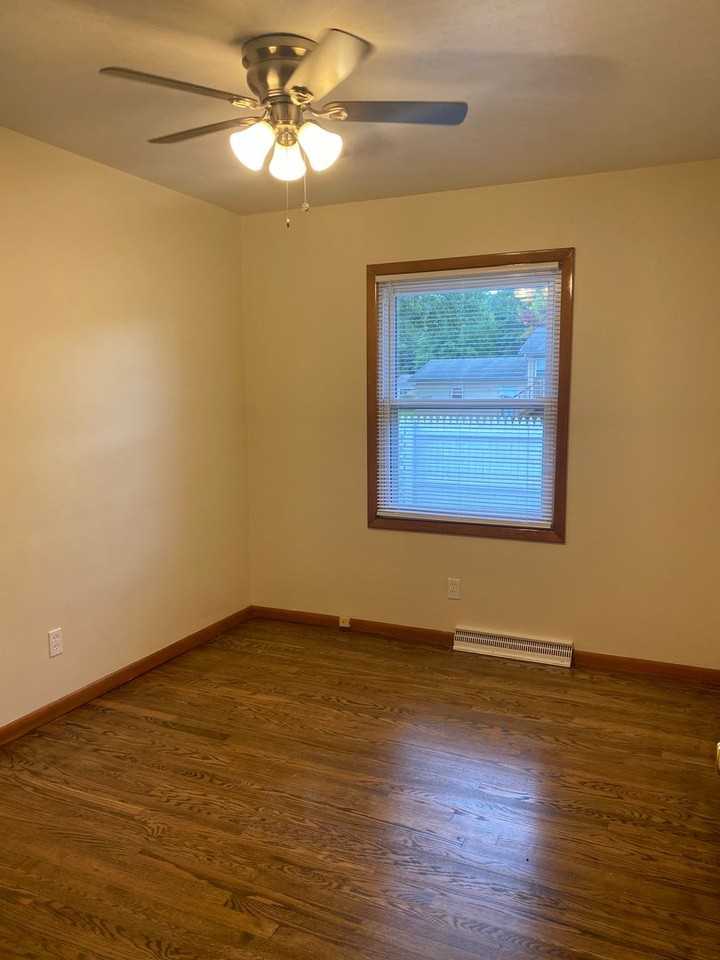 343 Beverly Hills Drive - Photo 7 of 18