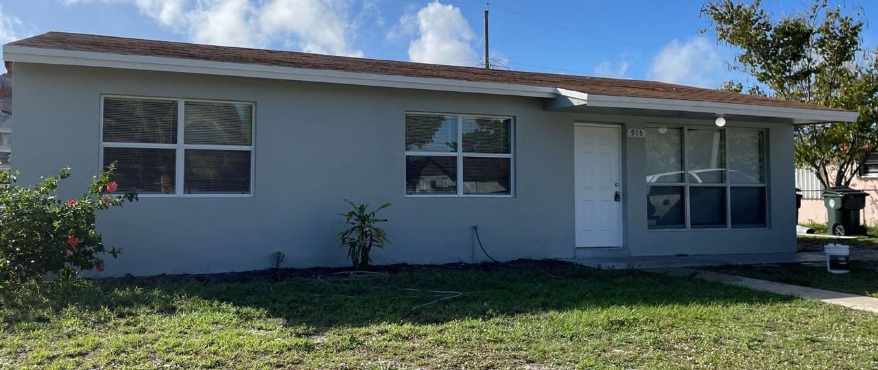 915 13th Ave S - Photo 2 of 14