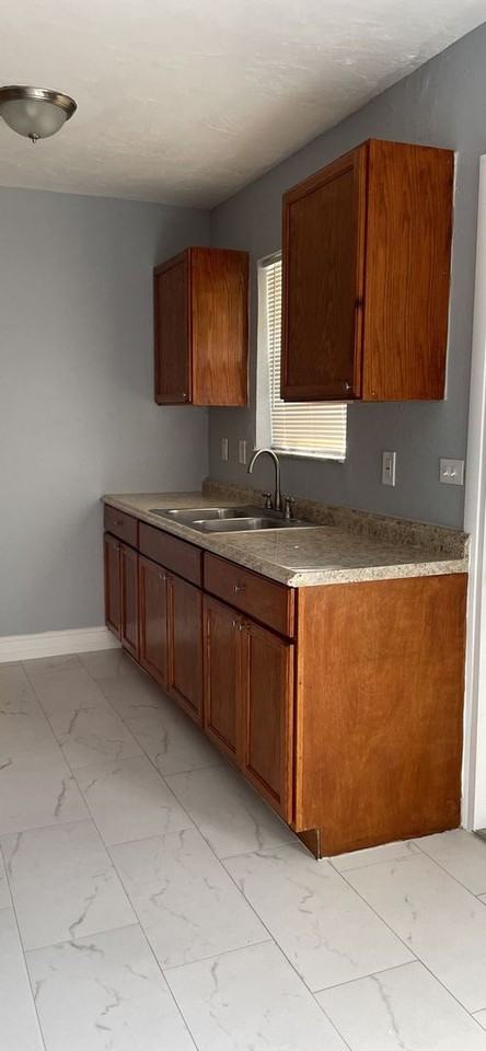 915 13th Ave S - Photo 3 of 14