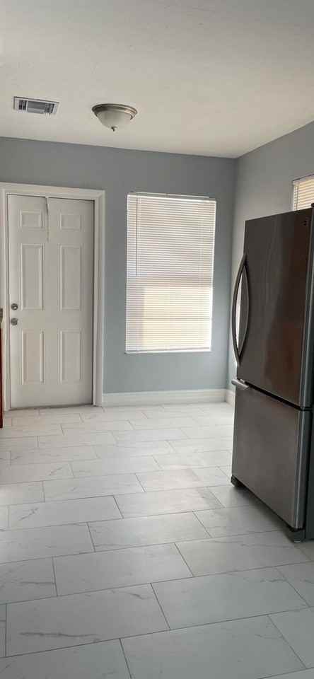 915 13th Ave S - Photo 6 of 14