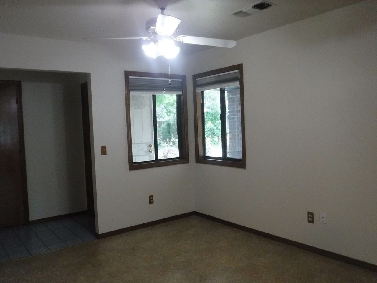 3314 Somerset Ave - Photo 5 of 20