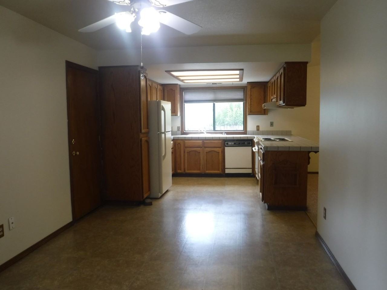 3314 Somerset Ave - Photo 6 of 20