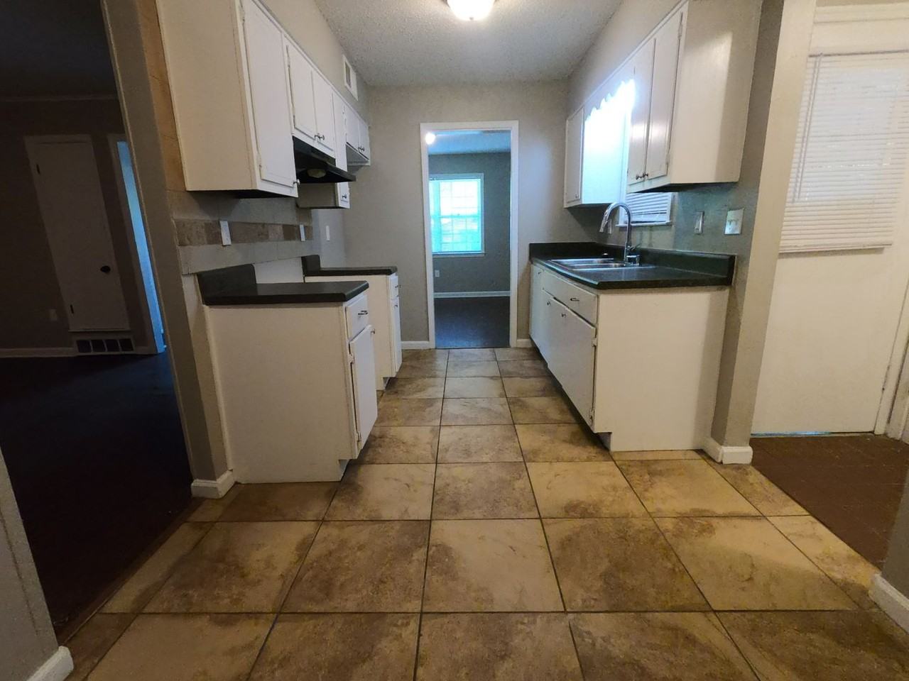 3897 Wordsworth Avenue - Photo 4 of 13