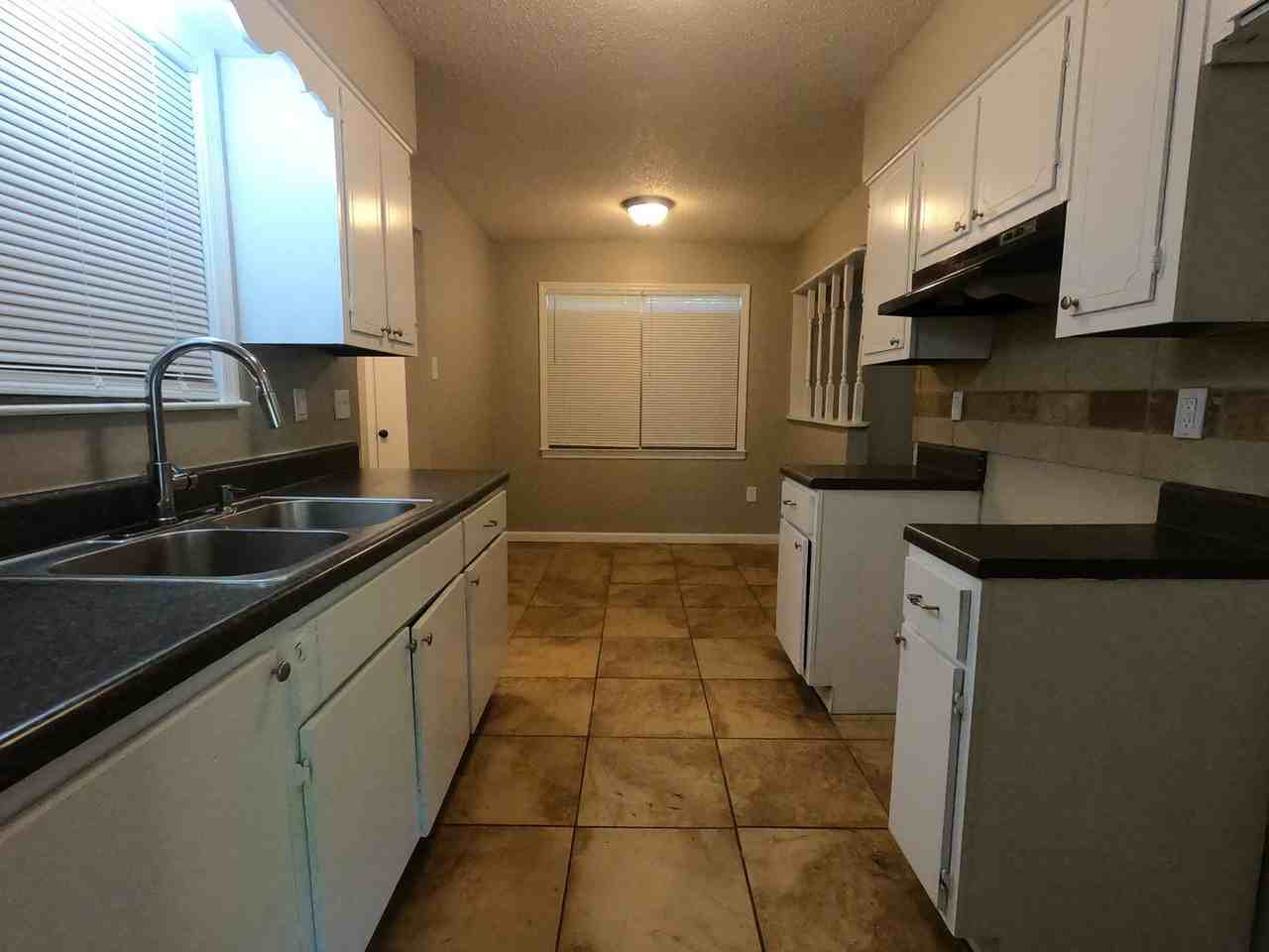 3897 Wordsworth Avenue - Photo 5 of 13