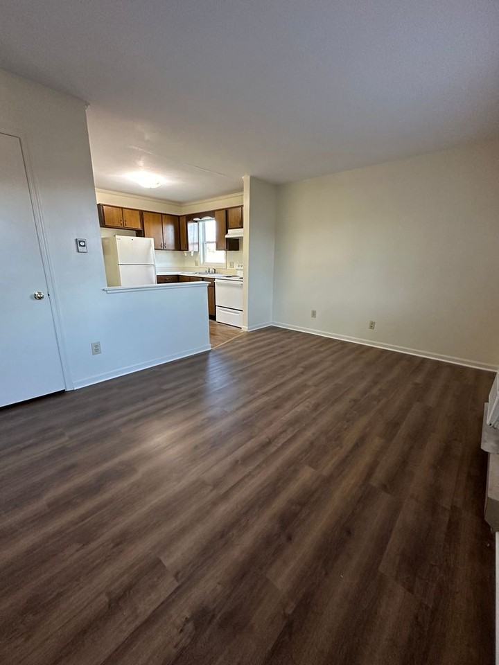 43 Pleasant Hill Rd #D - Photo 3 of 5