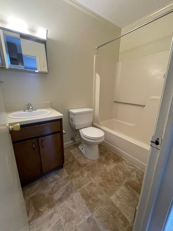 43 Pleasant Hill Rd #D - Photo 5 of 5