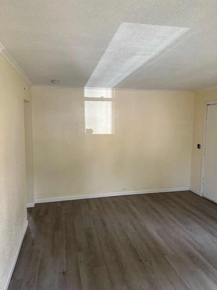 11404 8th Ave Ne - Photo 4 of 16