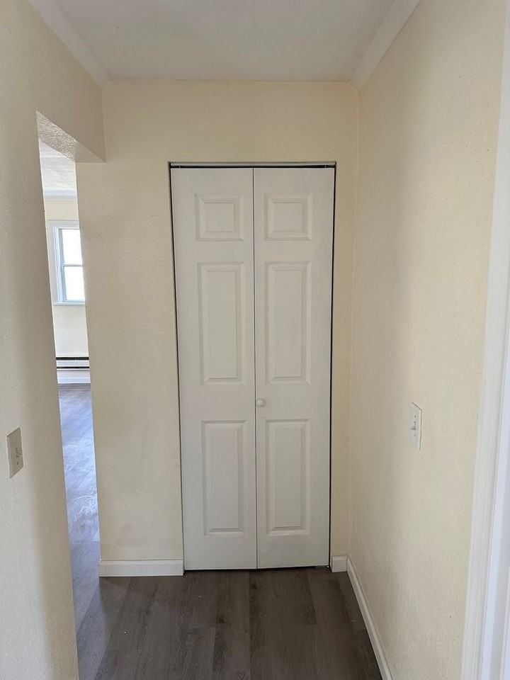11404 8th Ave Ne - Photo 6 of 16