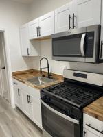 featured image of 721 E 7th St