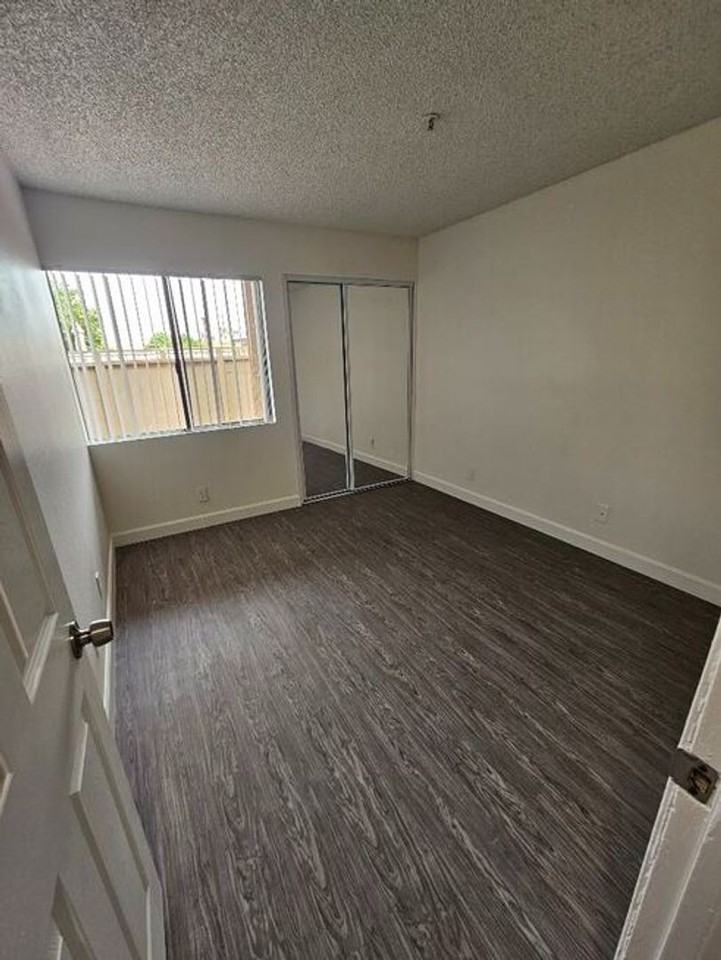 Lincoln Park (linc63) - Photo 3 of 15