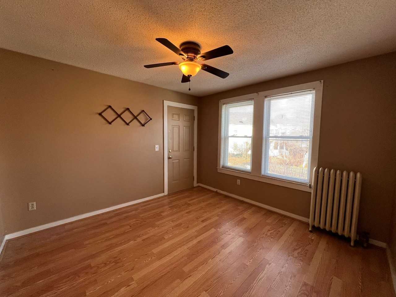 11/15 Richmond Avenue - Photo 2 of 4