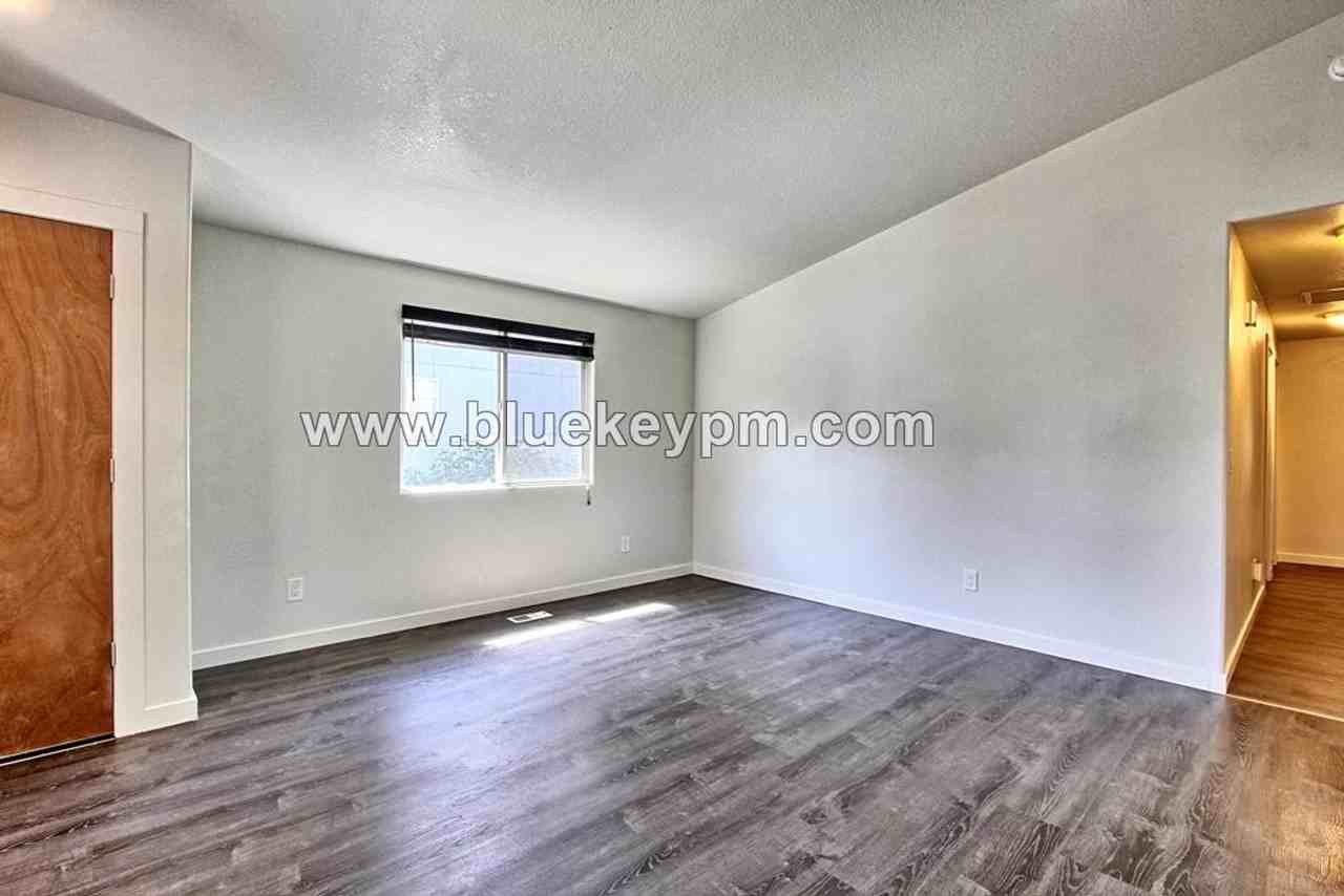 4304 Ne 123rd Ave - Photo 3 of 11