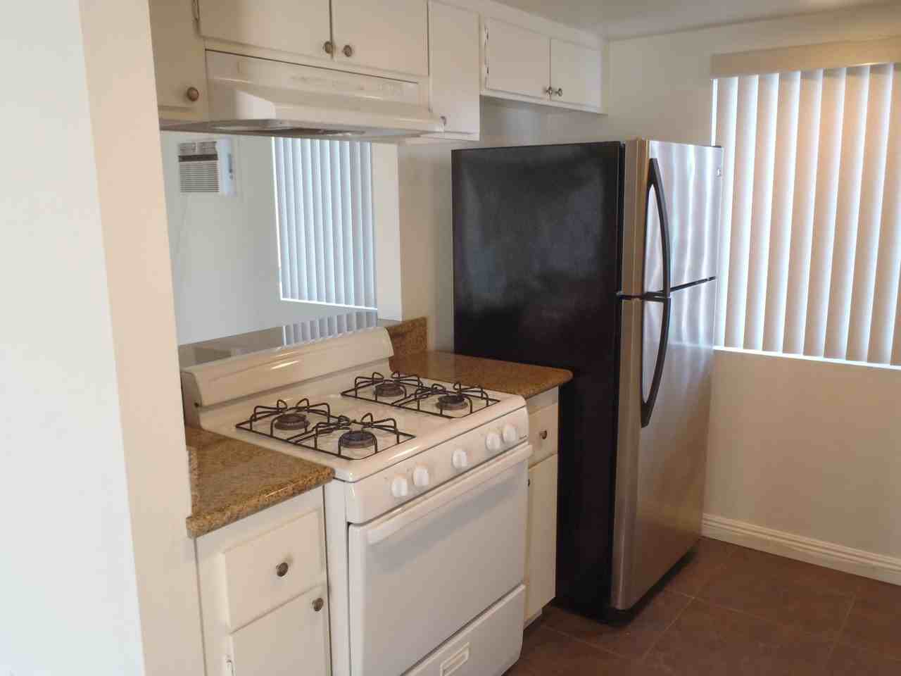 17762 Paseo Cir #D - Photo 4 of 14