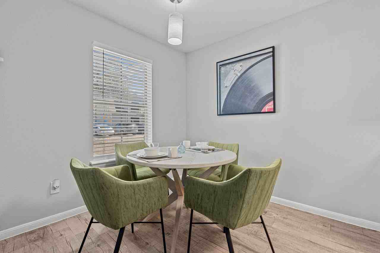 One Month Free - Photo 3 of 50