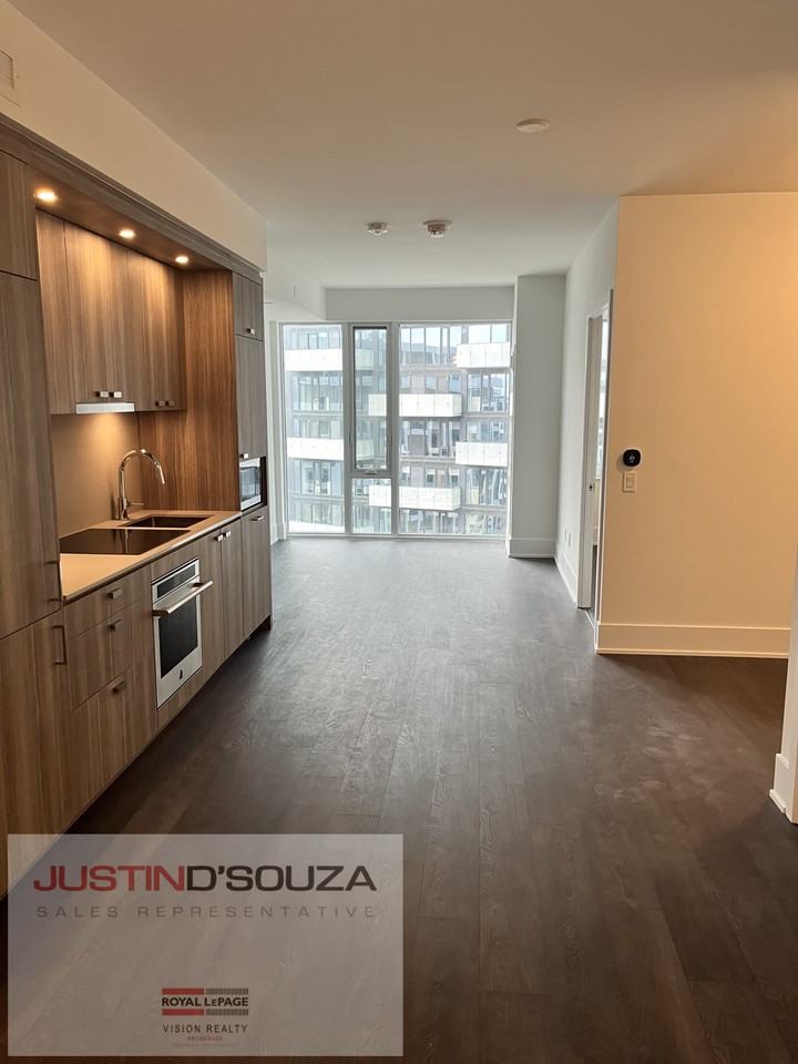 470 Front Street West - Photo 3 of 18