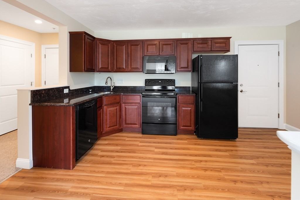 245 Willard St #6 - Photo 2 of 10