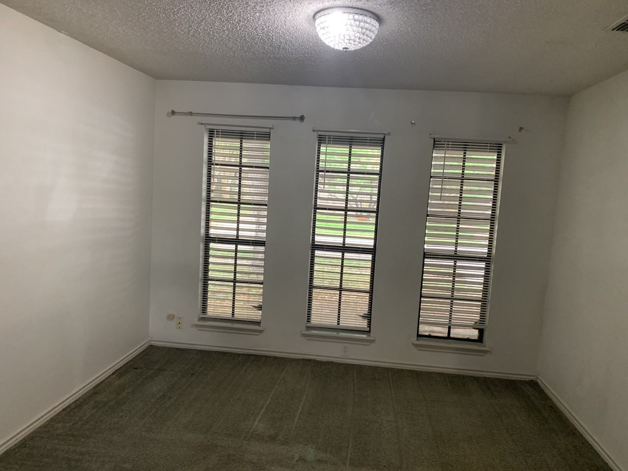4534 Silver Hollow Dr #NA - Photo 4 of 18