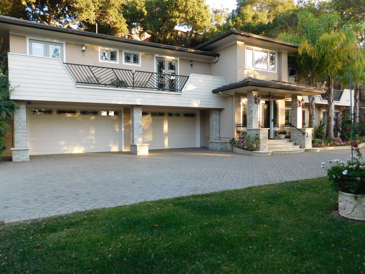 780 South El Monte Avenue - Photo 2 of 37