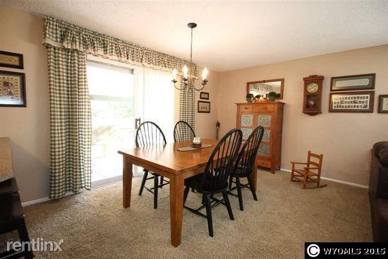 2035 Linda Vista Dr - Photo 2 of 7