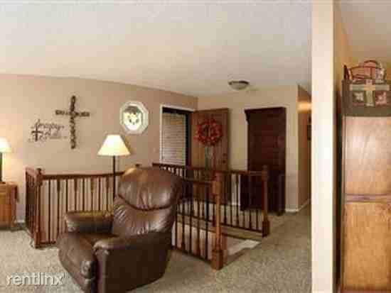 2035 Linda Vista Dr - Photo 3 of 7