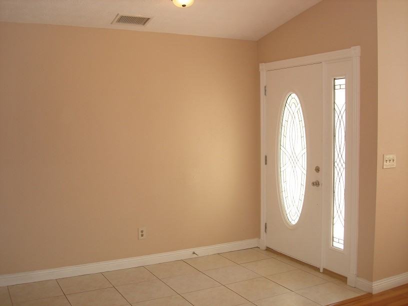 7427 Bramblewood Dr - Photo 2 of 20