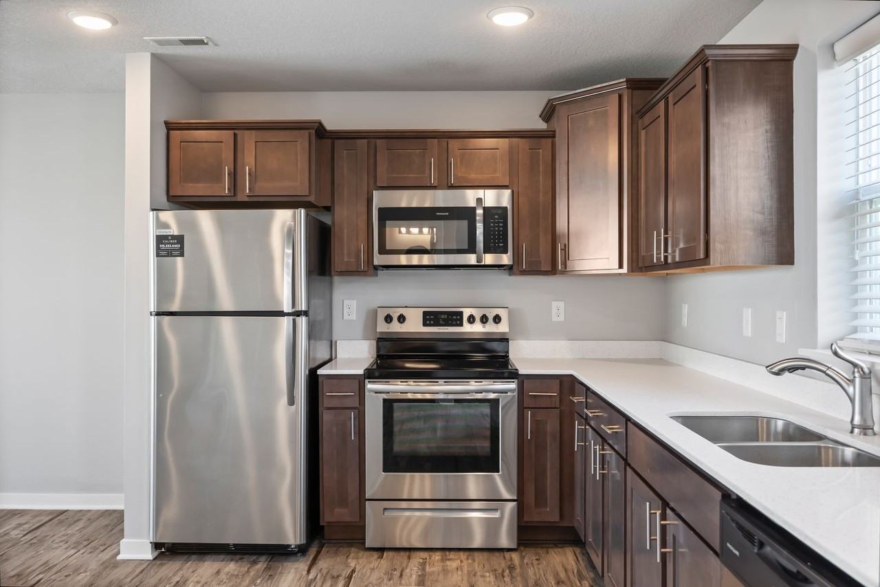 Cove at Kettlestone Townhomes - Photo 3 of 20