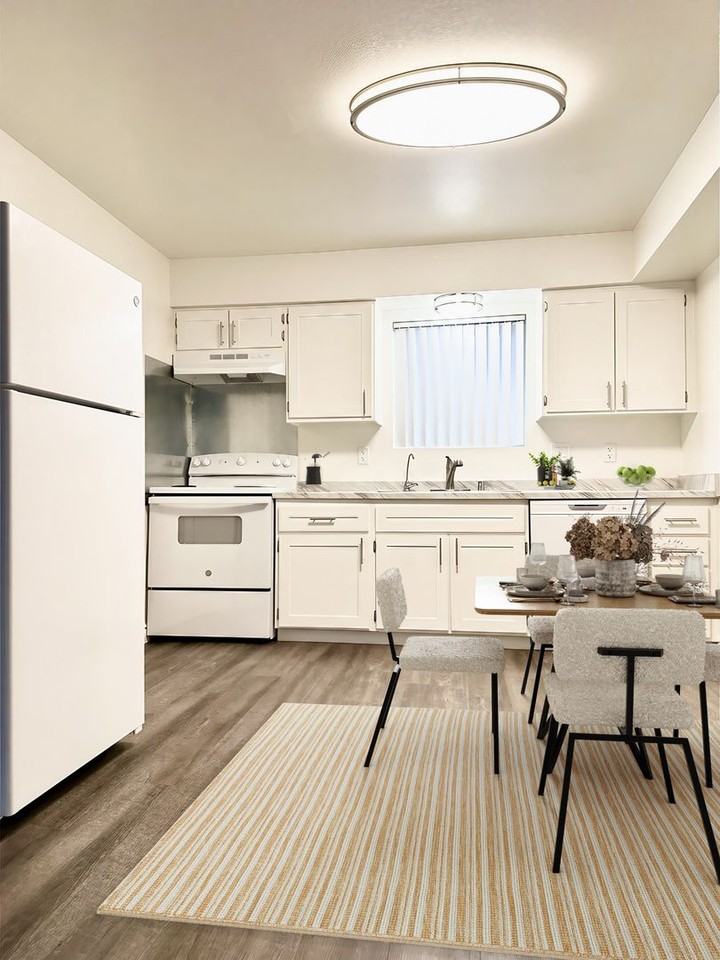 Renaissance - Photo 2 of 38