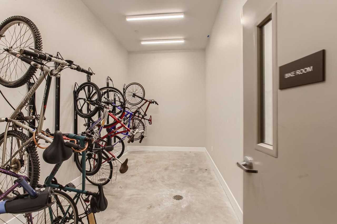 Rose City Flats: New Apartments near the Iconic Hollywood District - Photo 5 of 12