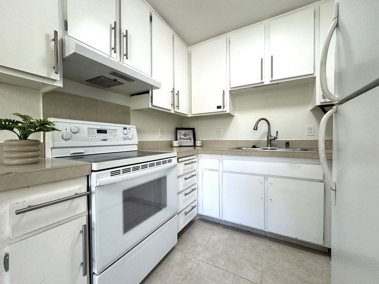 473 Bradshaw Ln - Photo 2 of 24