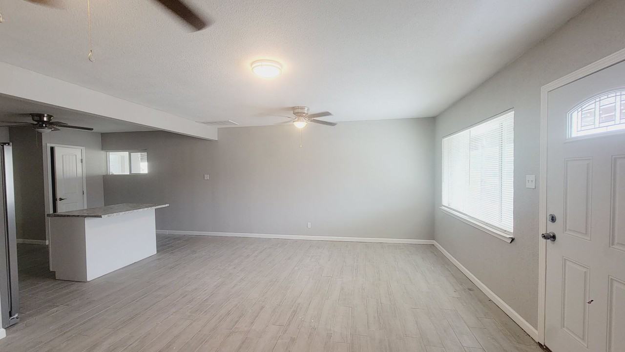 7632 Adobe Dr - Photo 2 of 16
