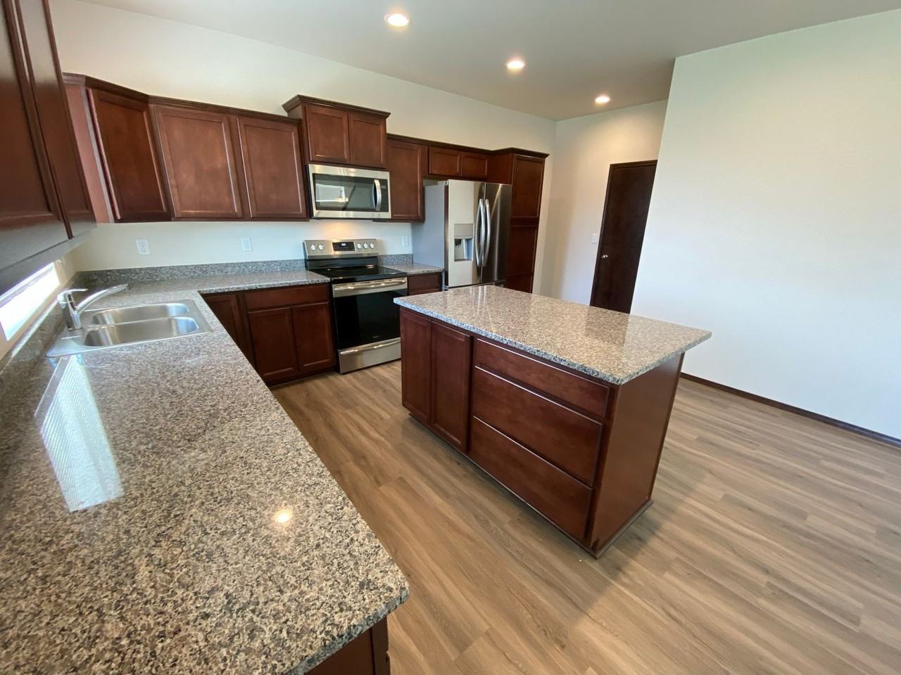 2108 W Sunnyview Ln - Photo 6 of 32