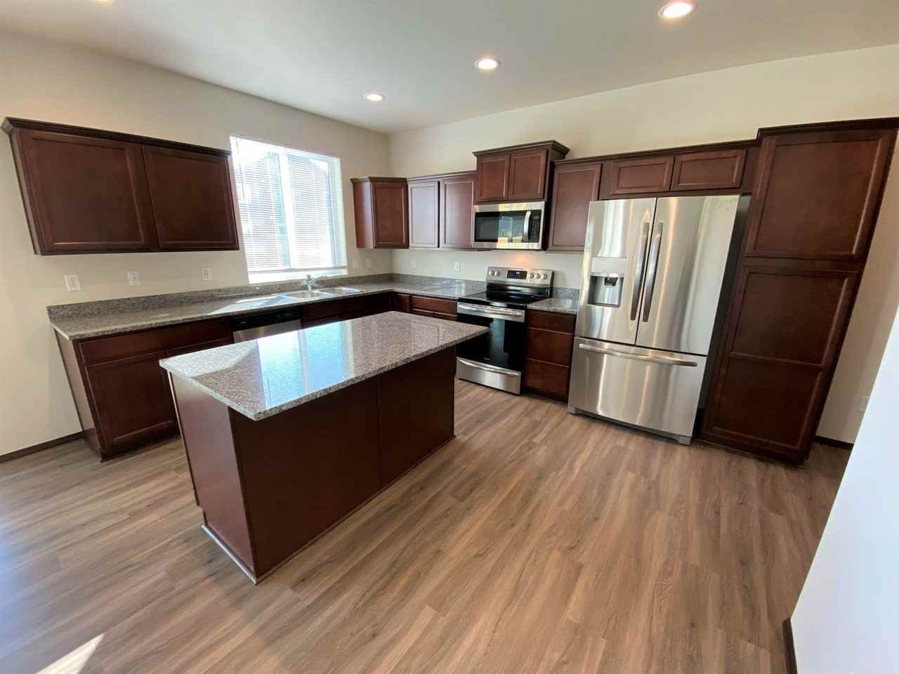 2108 W Sunnyview Ln - Photo 7 of 32