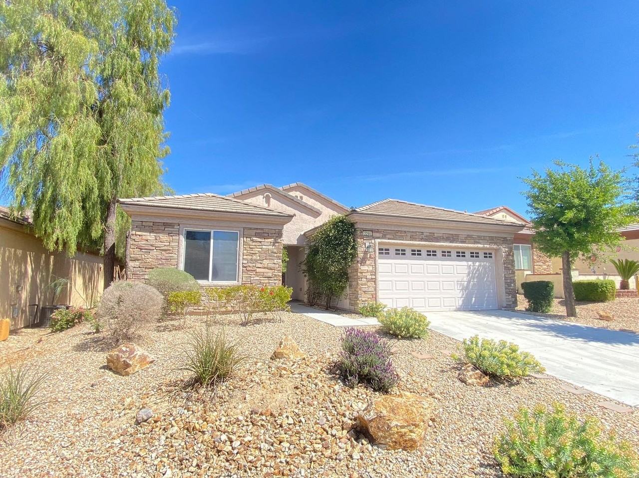 2298 Jada Dr - Photo 3 of 21